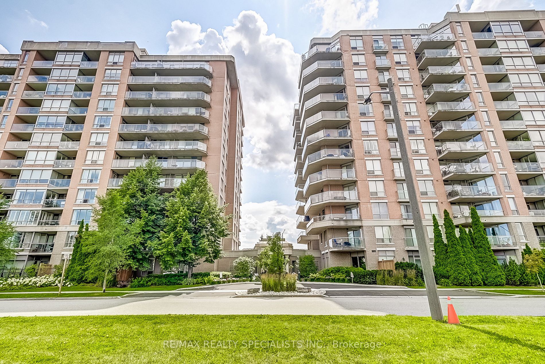 1150 Parkwest Pl, #404