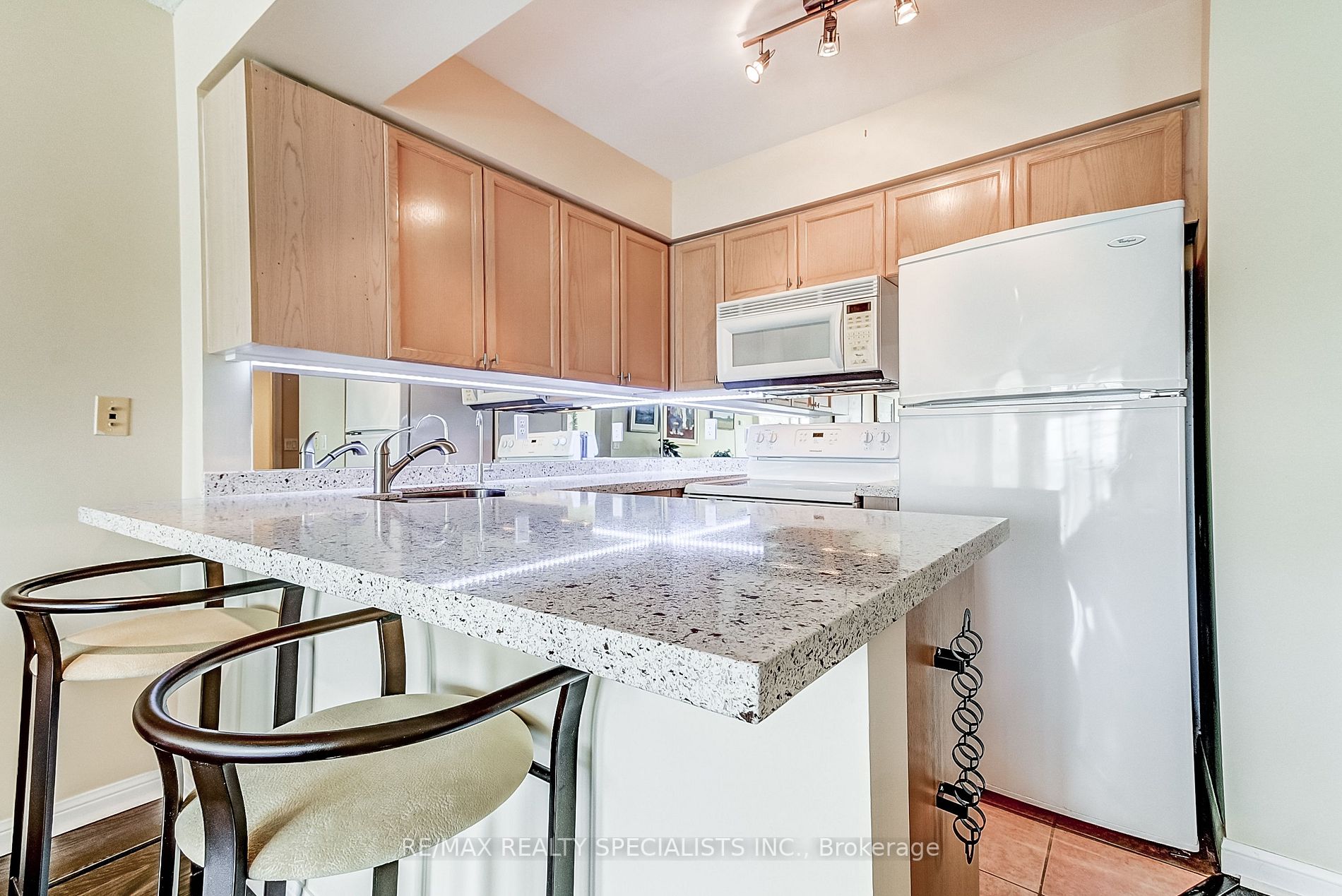 1150 Parkwest Pl, #404