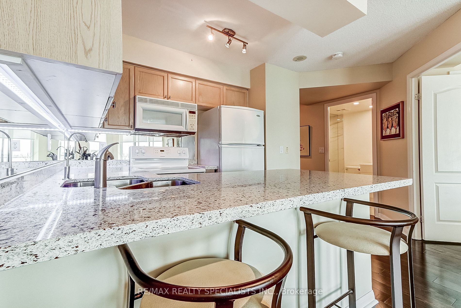 1150 Parkwest Pl, #404