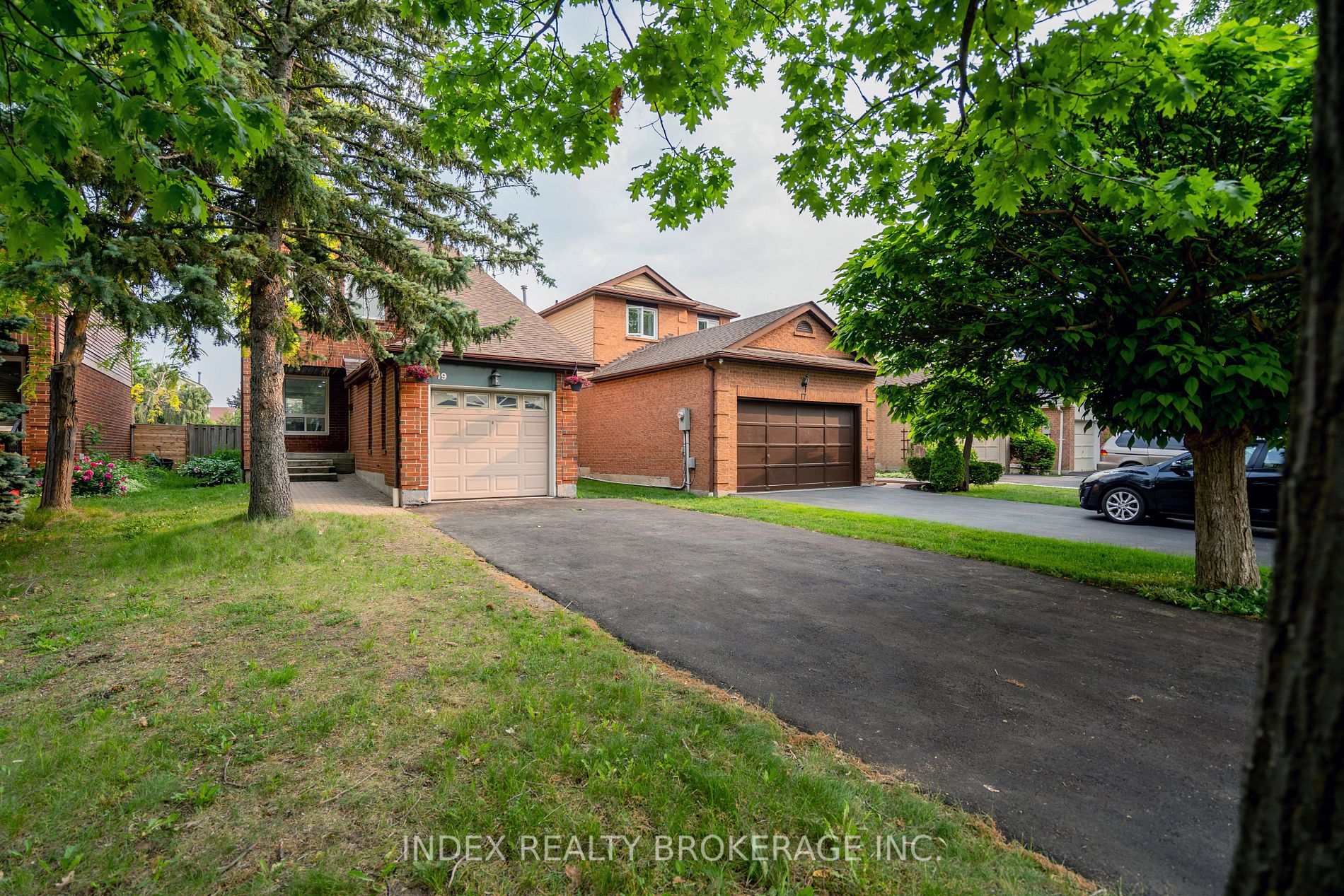 19 Rustywood Drive
