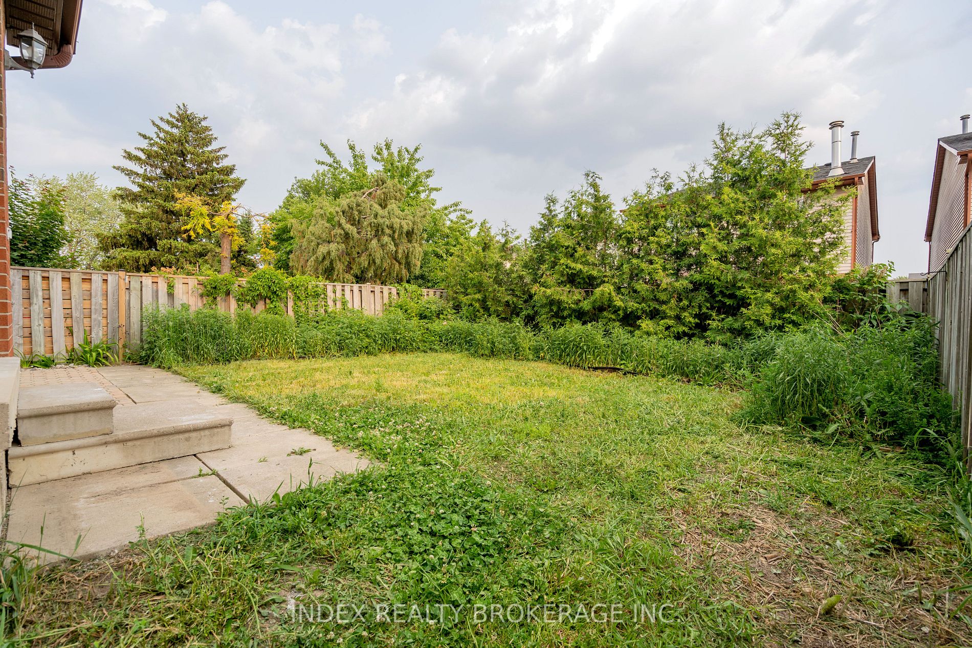 19 Rustywood Drive