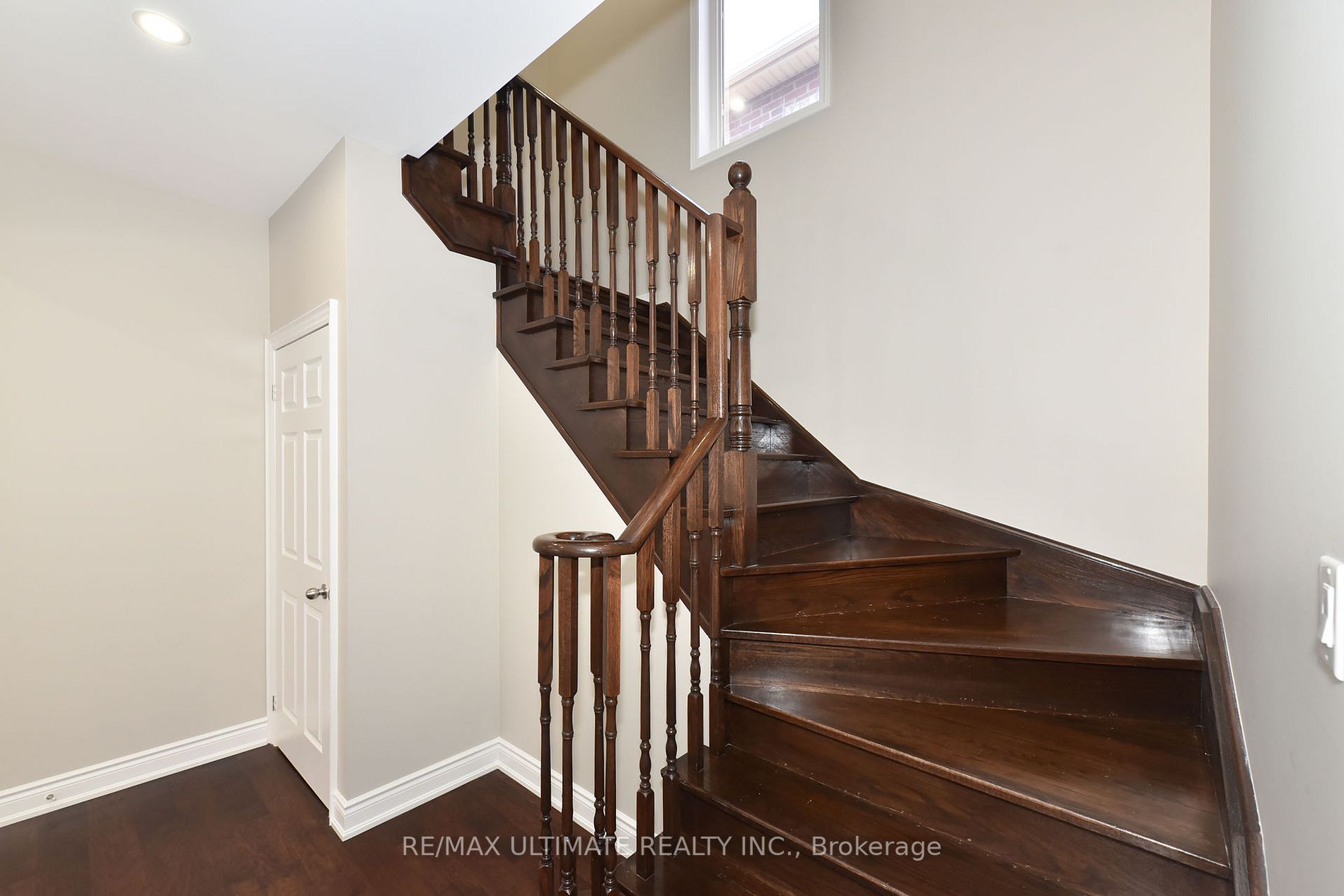 27 La Roche Avenue