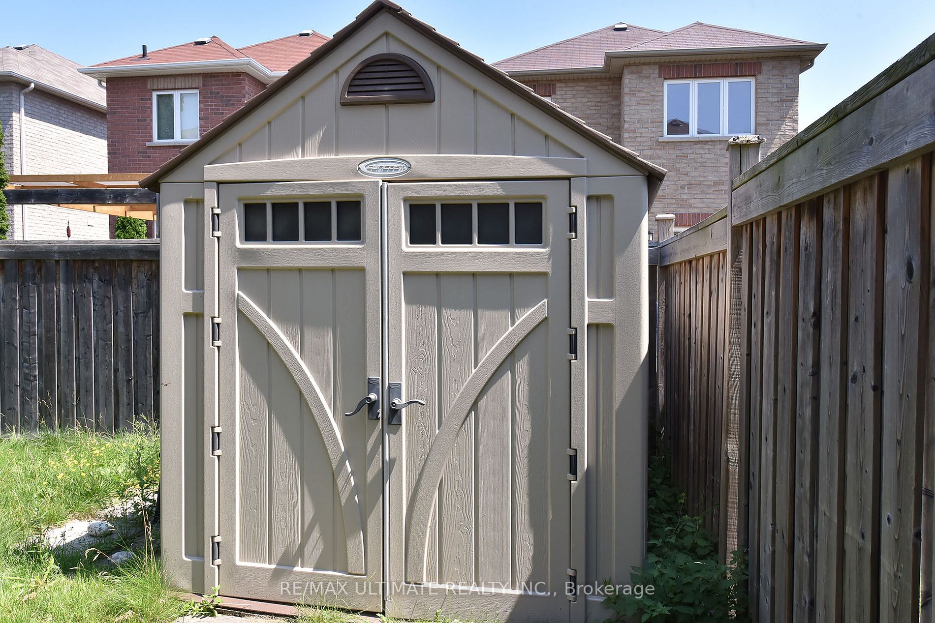 27 La Roche Avenue