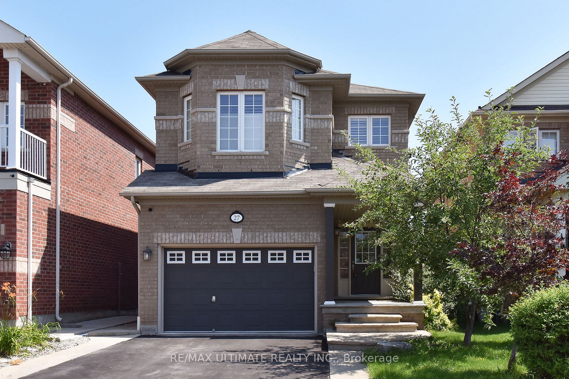 27 La Roche Avenue