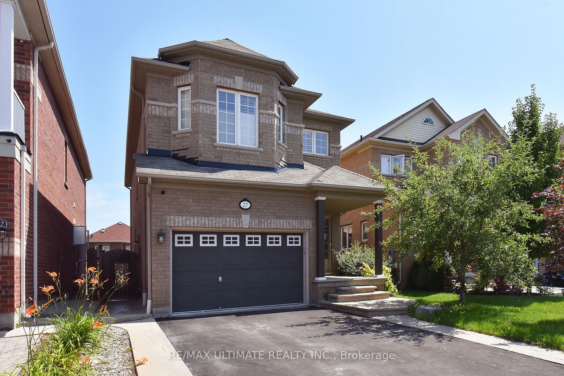 27 La Roche Avenue