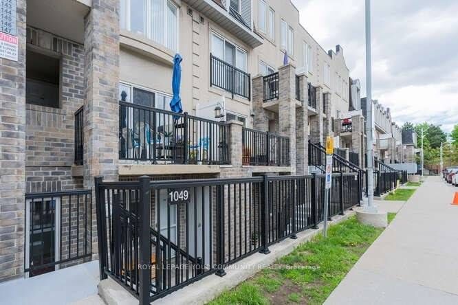 105 George Appleton Way, #1049