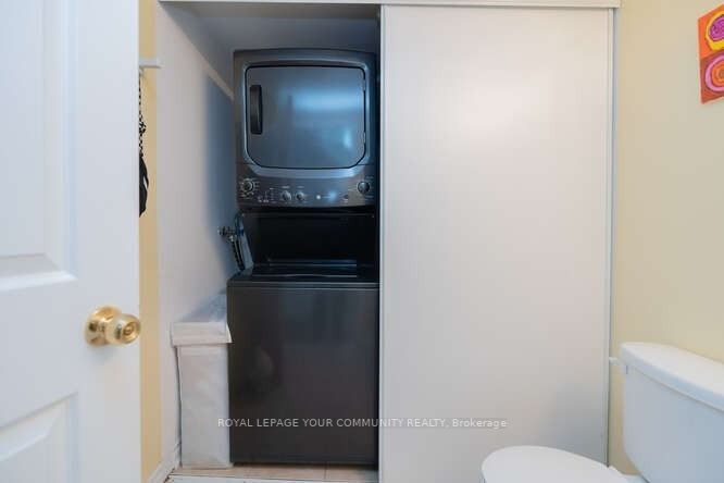 105 George Appleton Way, #1049