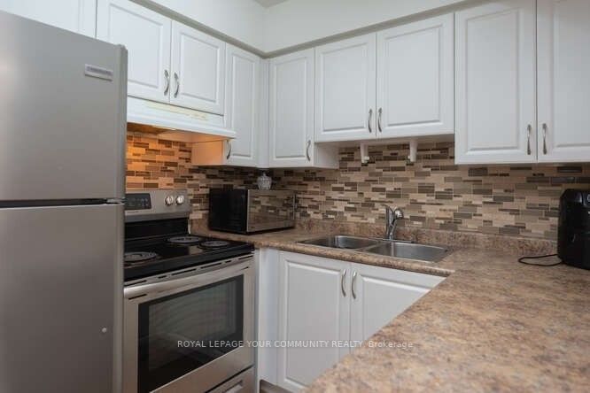 105 George Appleton Way, #1049