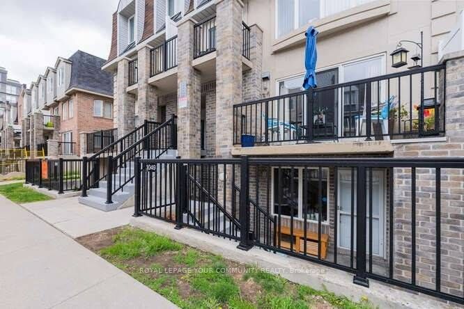 105 George Appleton Way, #1049