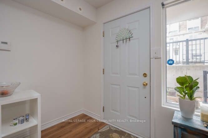 105 George Appleton Way, #1049