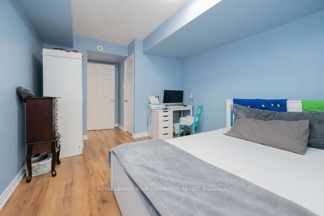 105 George Appleton Way, #1049