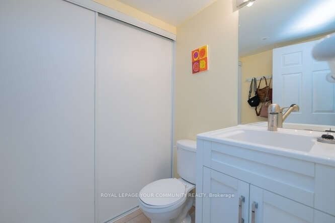105 George Appleton Way, #1049