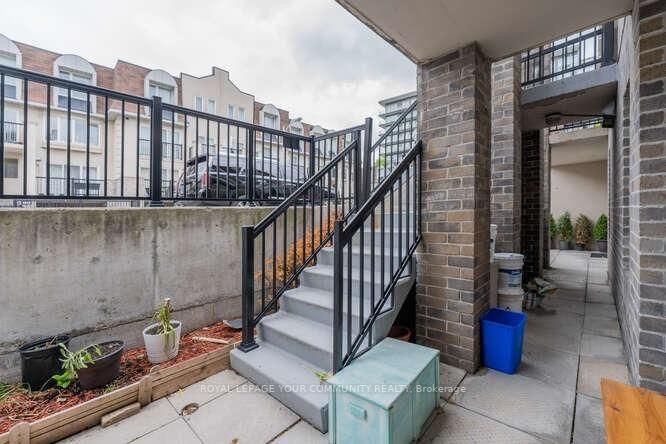 105 George Appleton Way, #1049