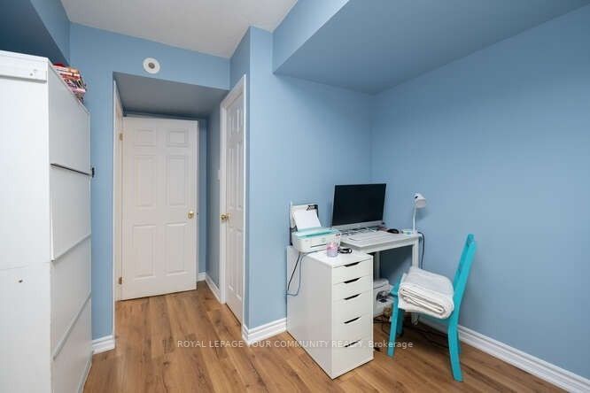 105 George Appleton Way, #1049