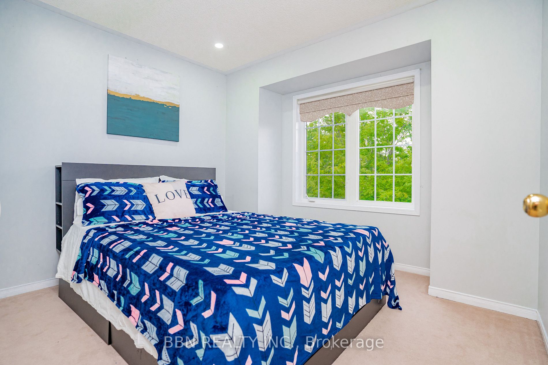 12 Tregate Cres W