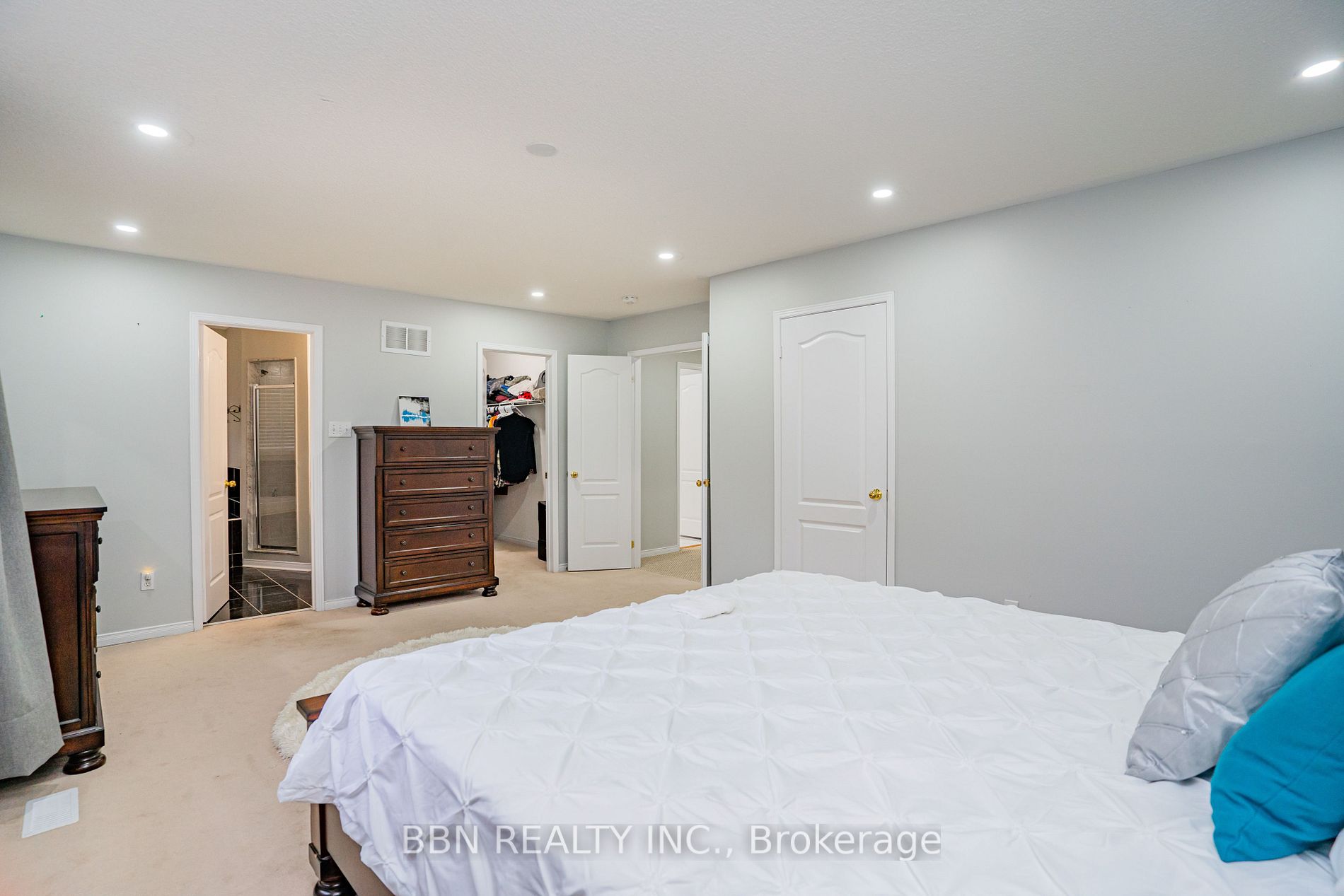 12 Tregate Cres W