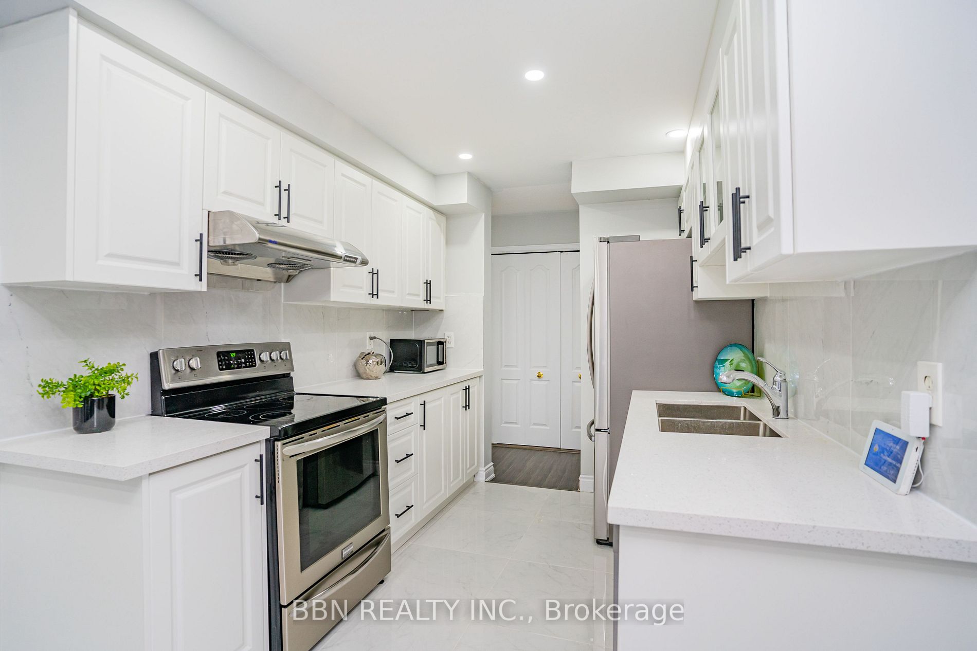 12 Tregate Cres W