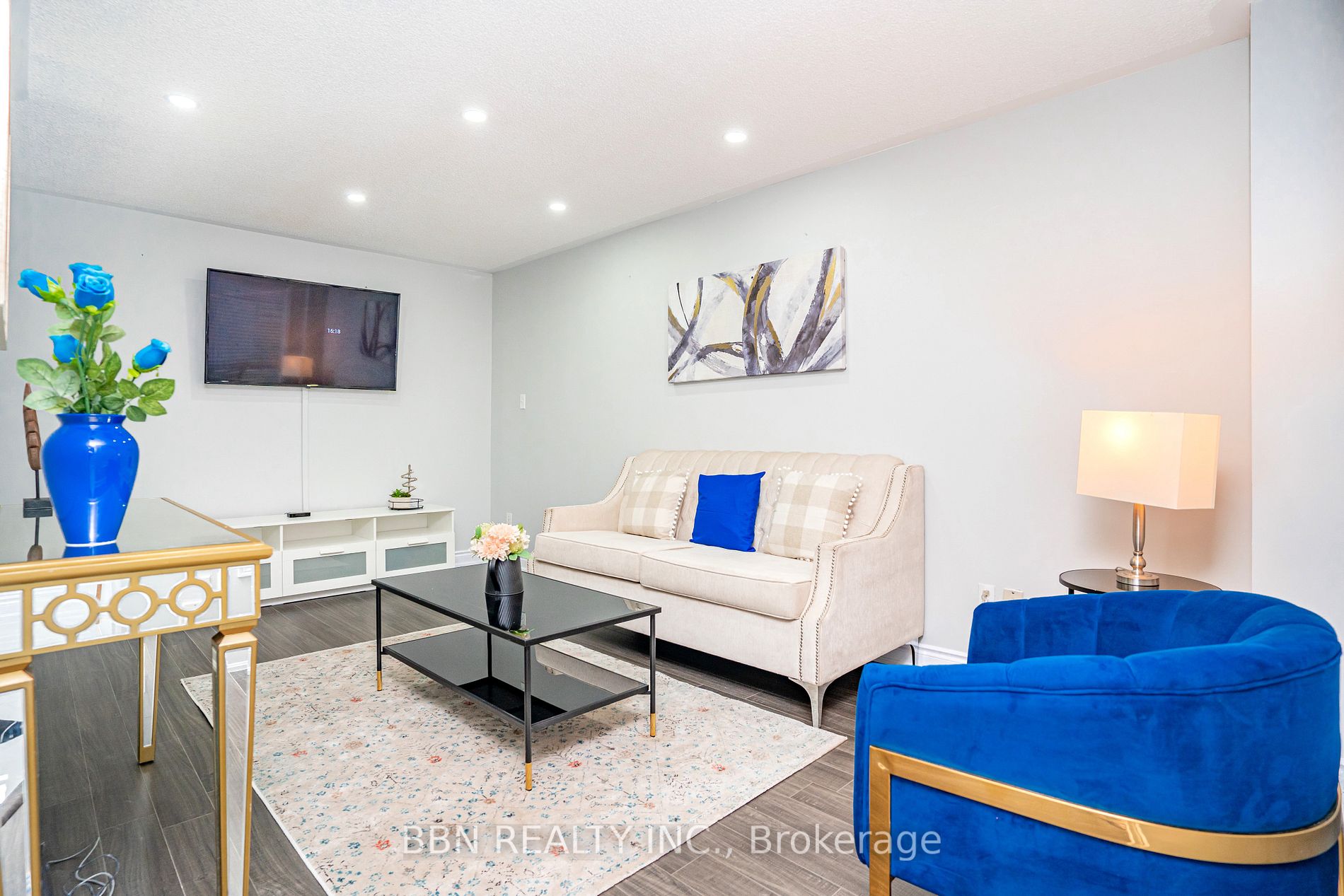 12 Tregate Cres W