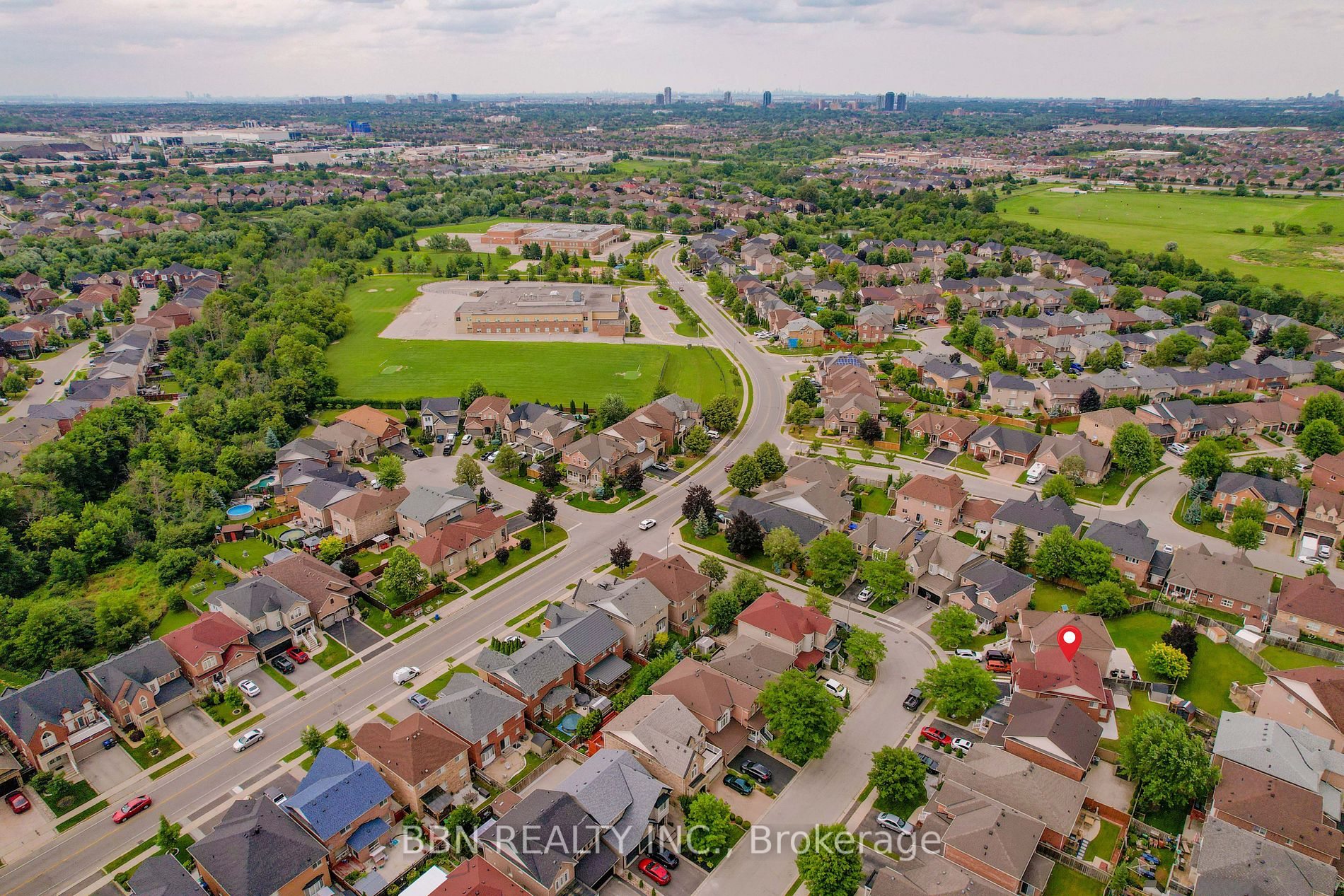 12 Tregate Cres W