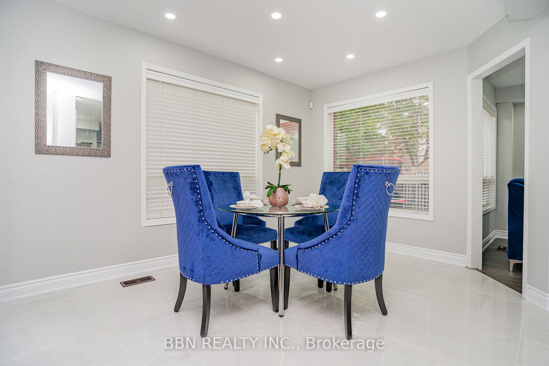 12 Tregate Cres W