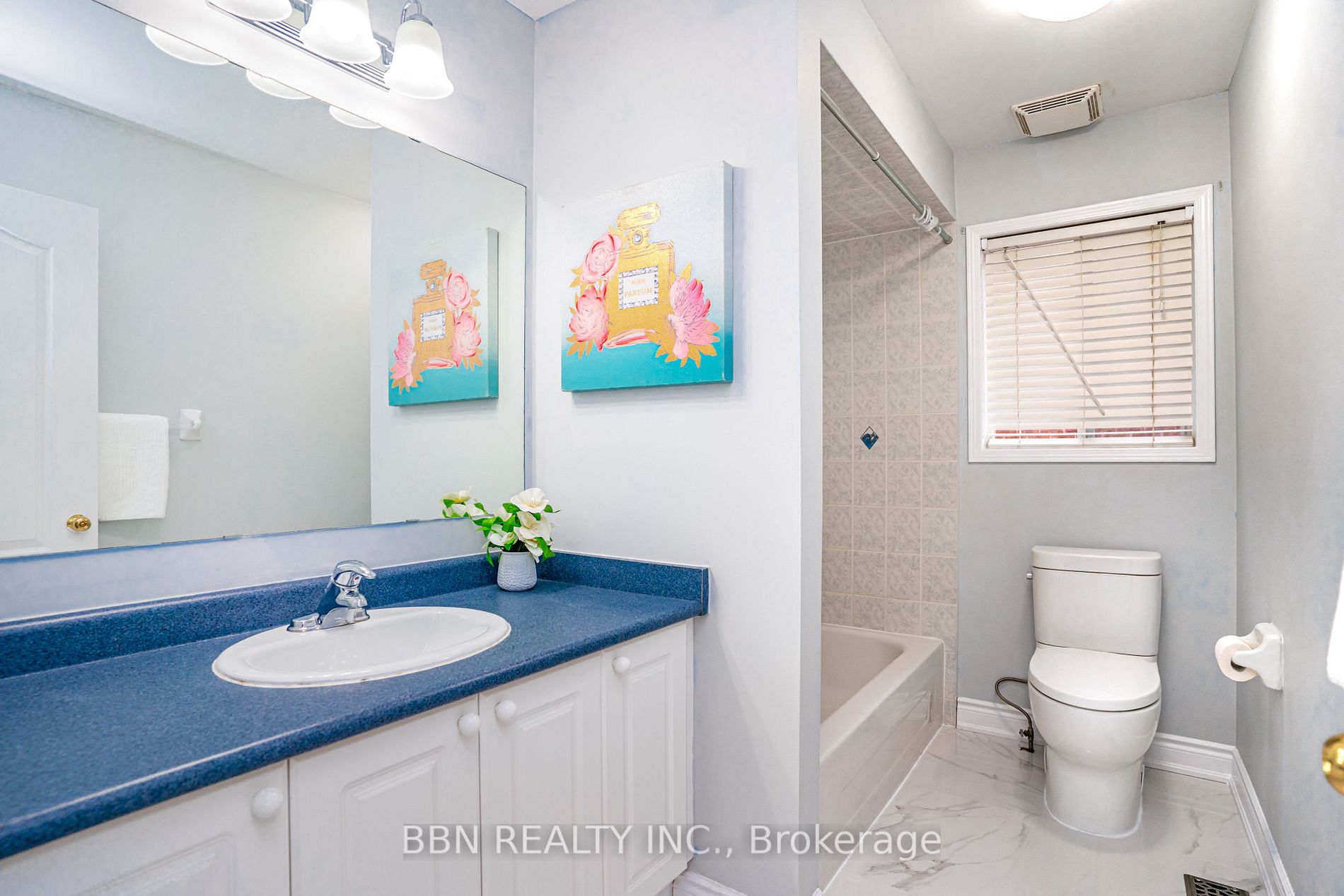 12 Tregate Cres W