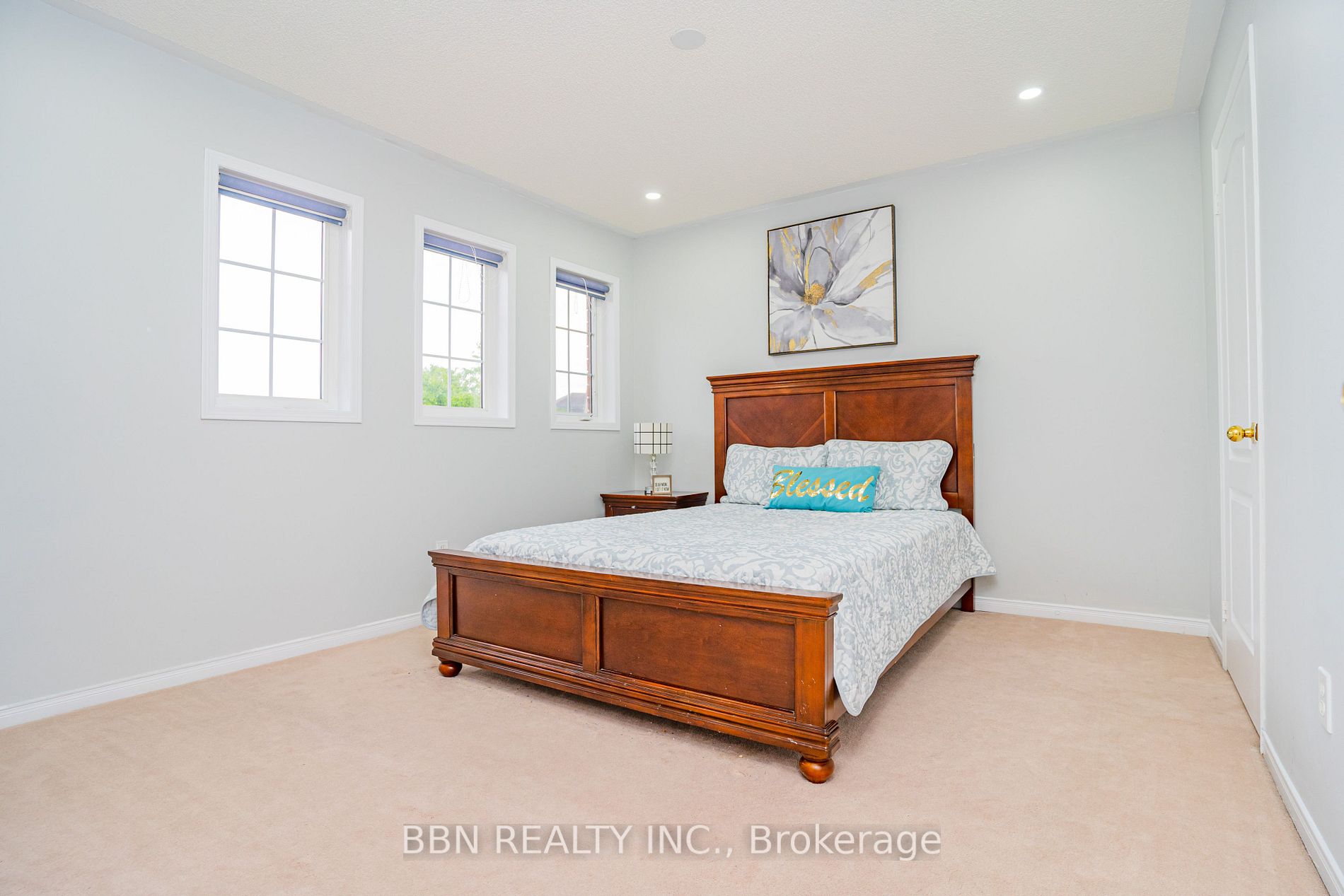 12 Tregate Cres W
