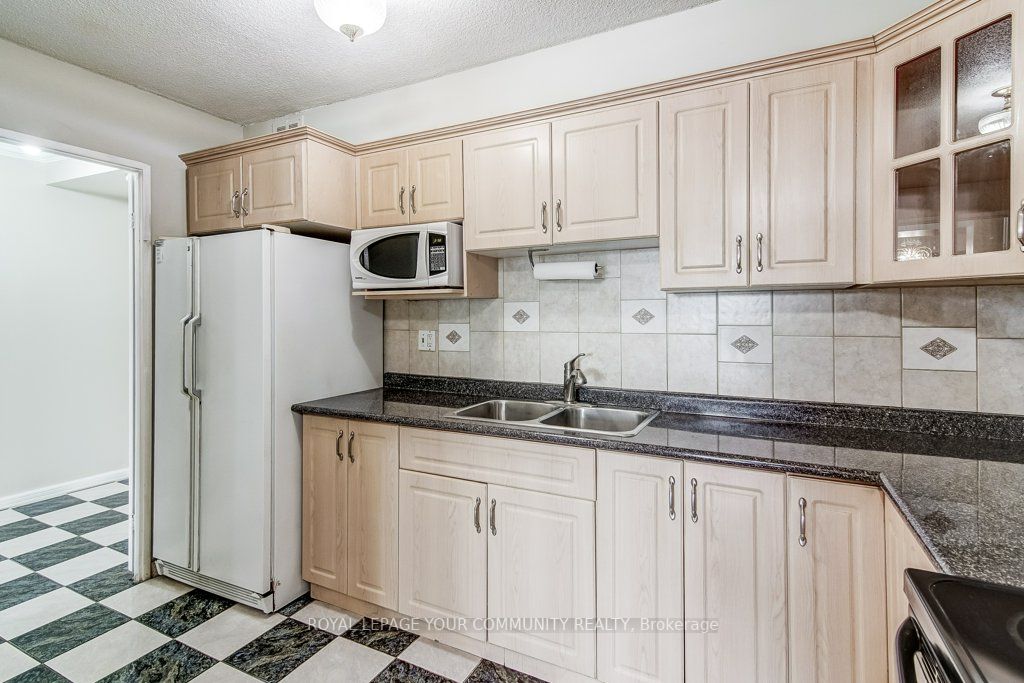 75 Emmett Ave, #602