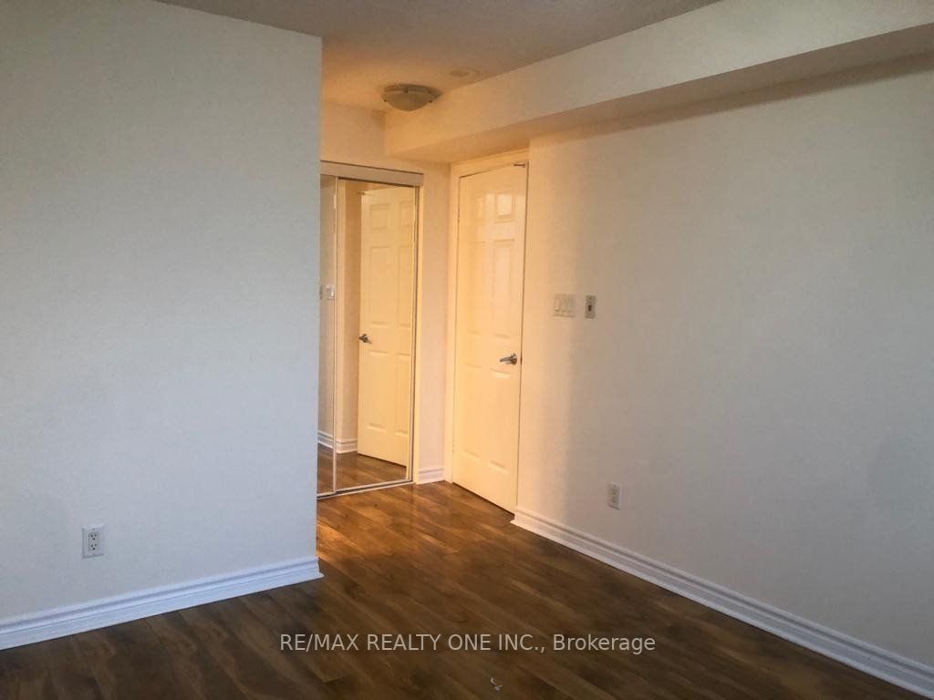 3880 Duke Of York Blvd, #2409