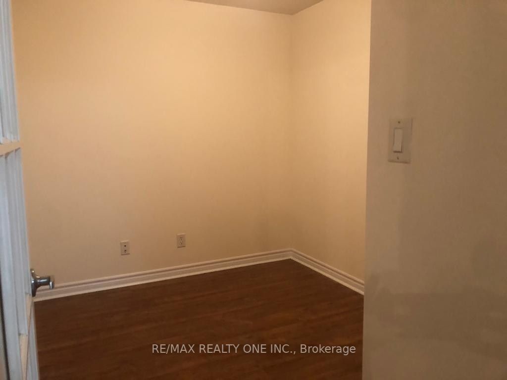 3880 Duke Of York Blvd, #2409