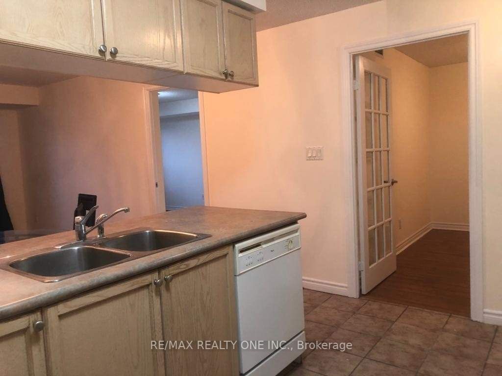 3880 Duke Of York Blvd, #2409