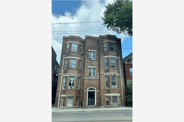1502 King St W, Toronto