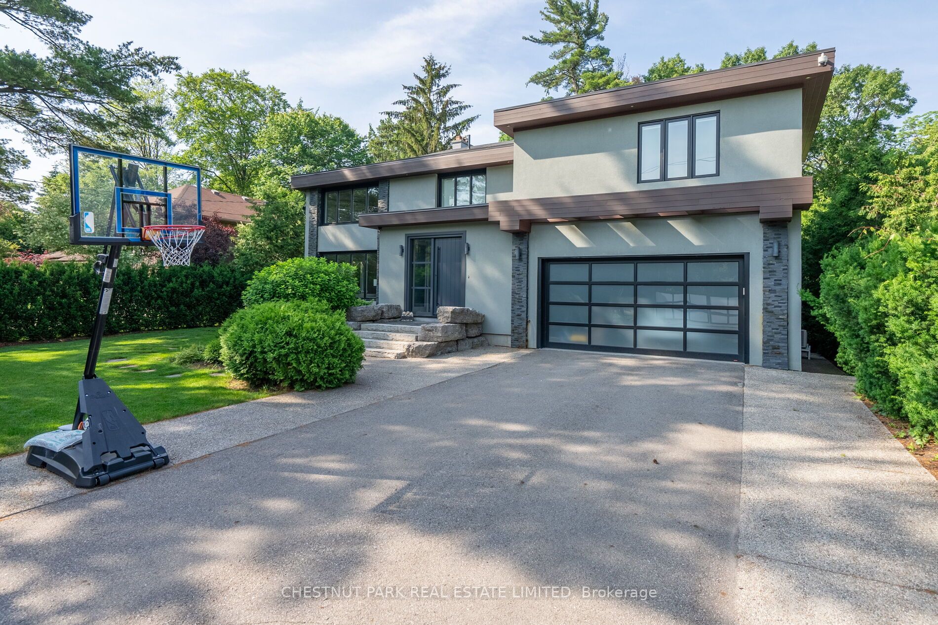 2106 Grange Dr
