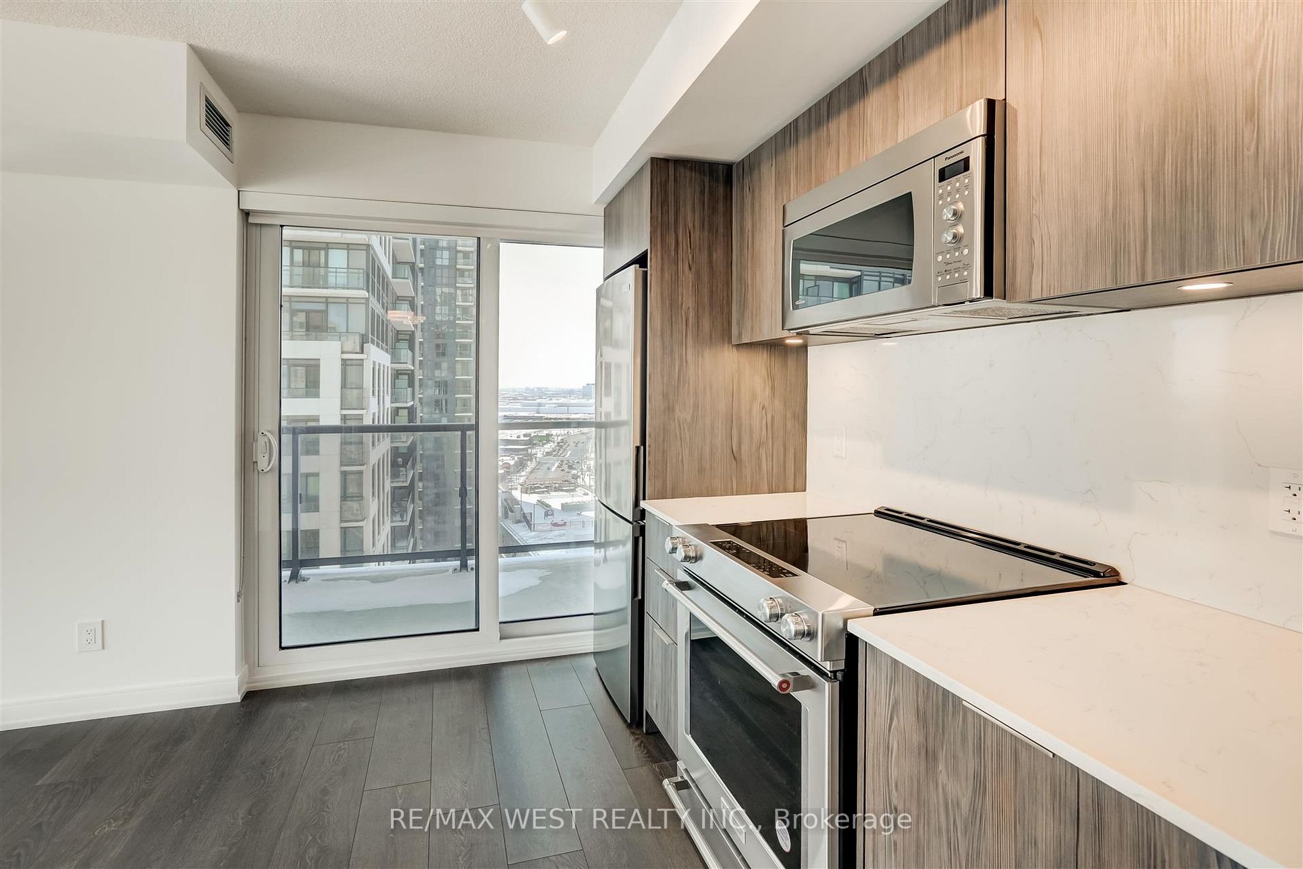 30 Samuel Wood Way, #1610