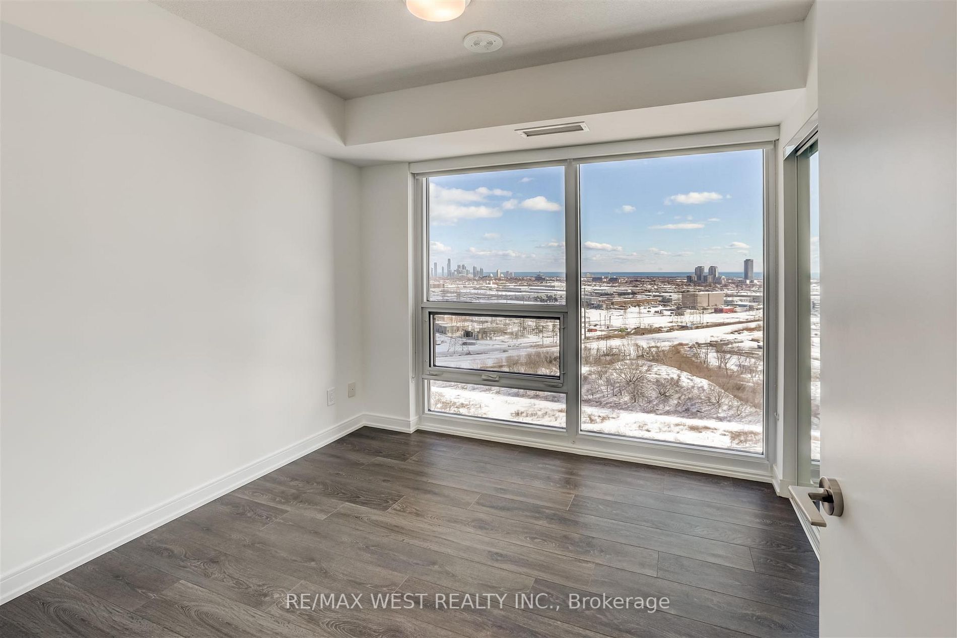 30 Samuel Wood Way, #1610