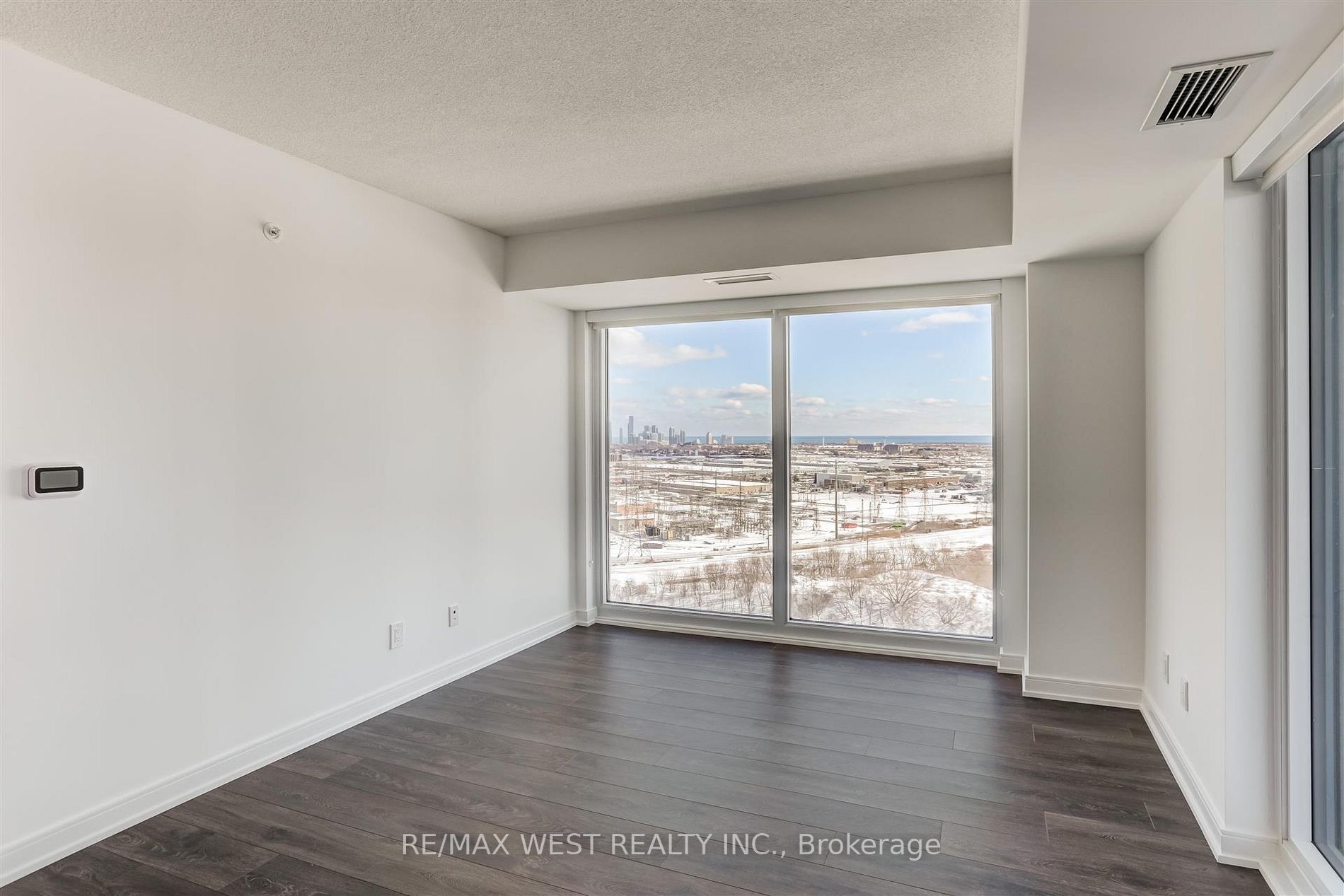 30 Samuel Wood Way, #1610
