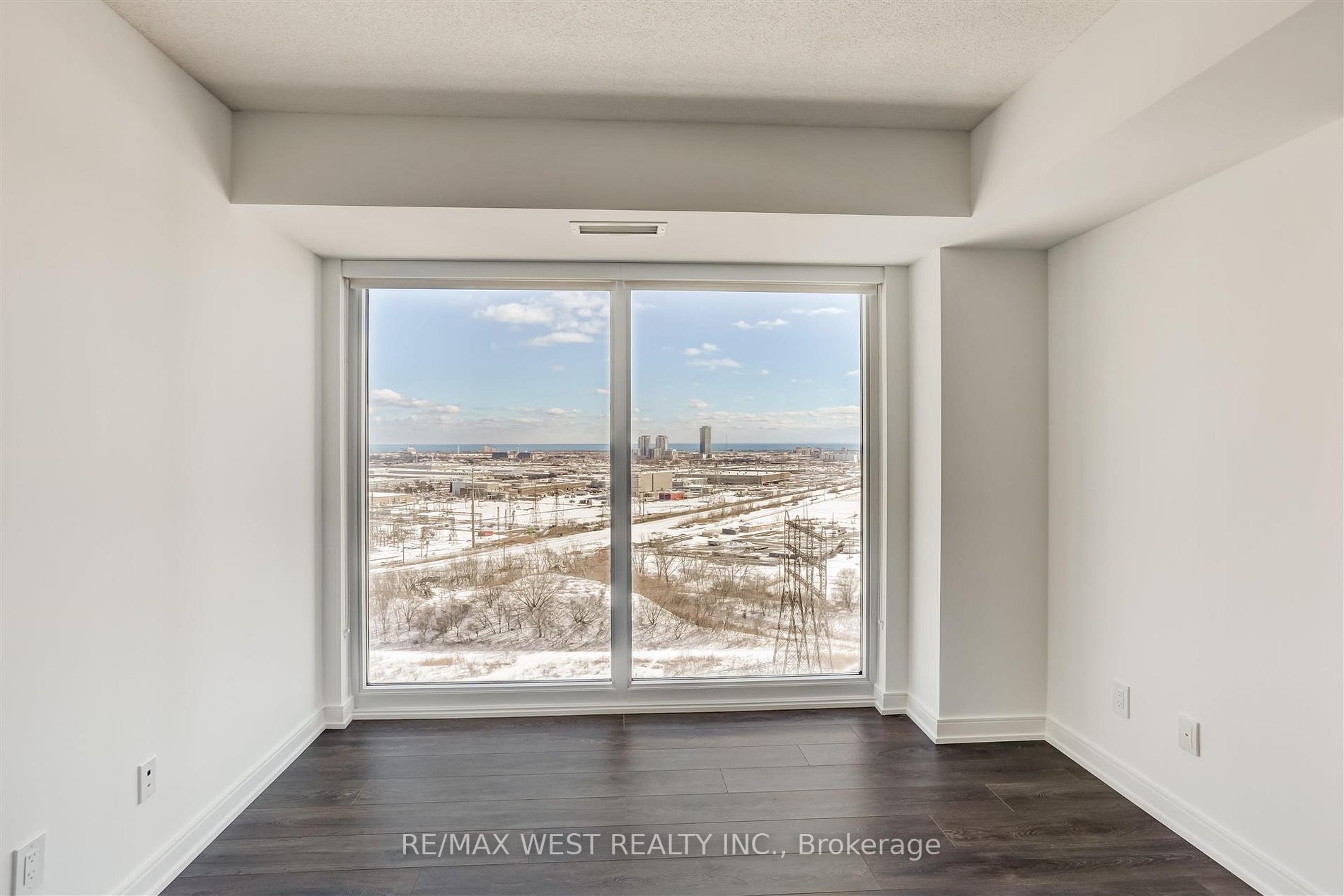 30 Samuel Wood Way, #1610