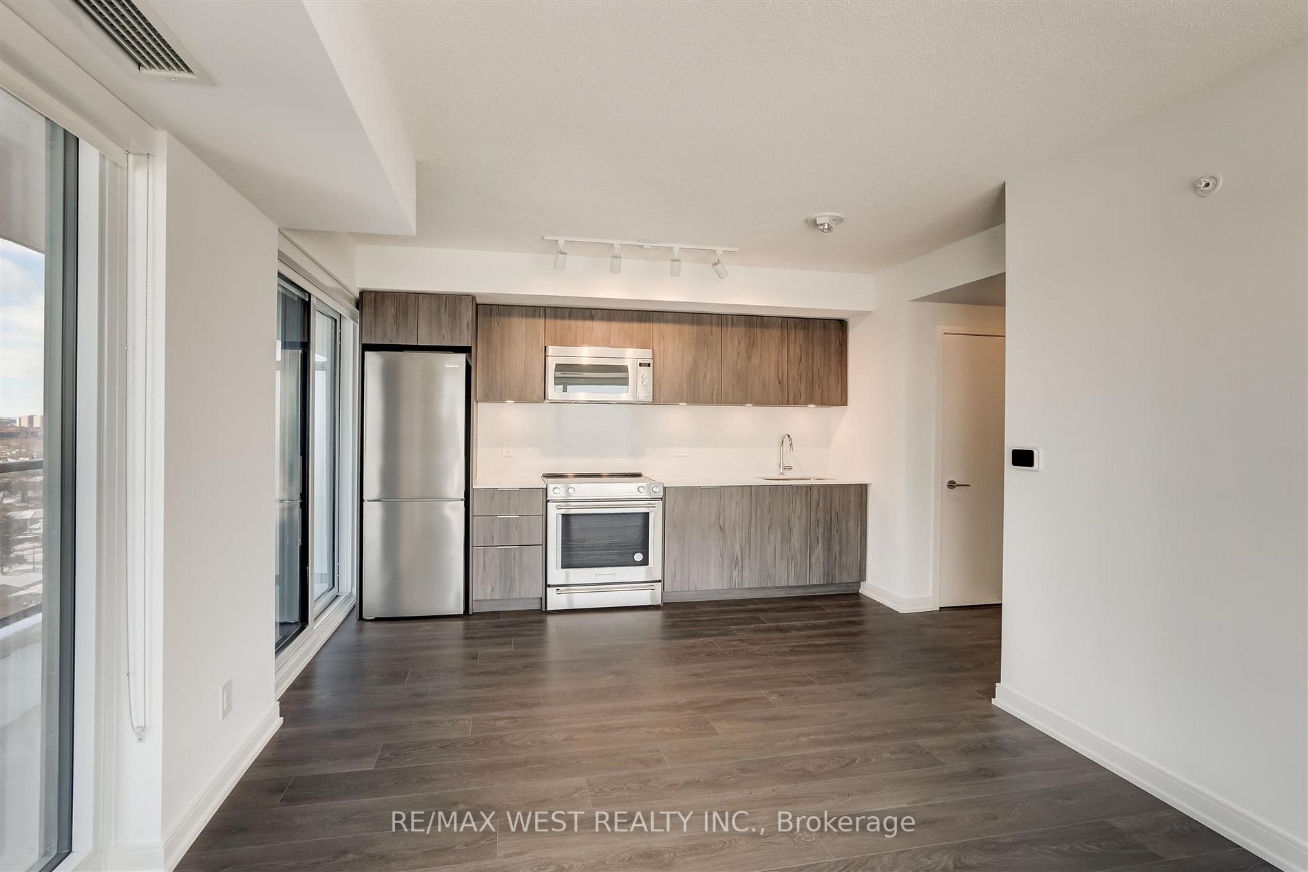 30 Samuel Wood Way, #1610