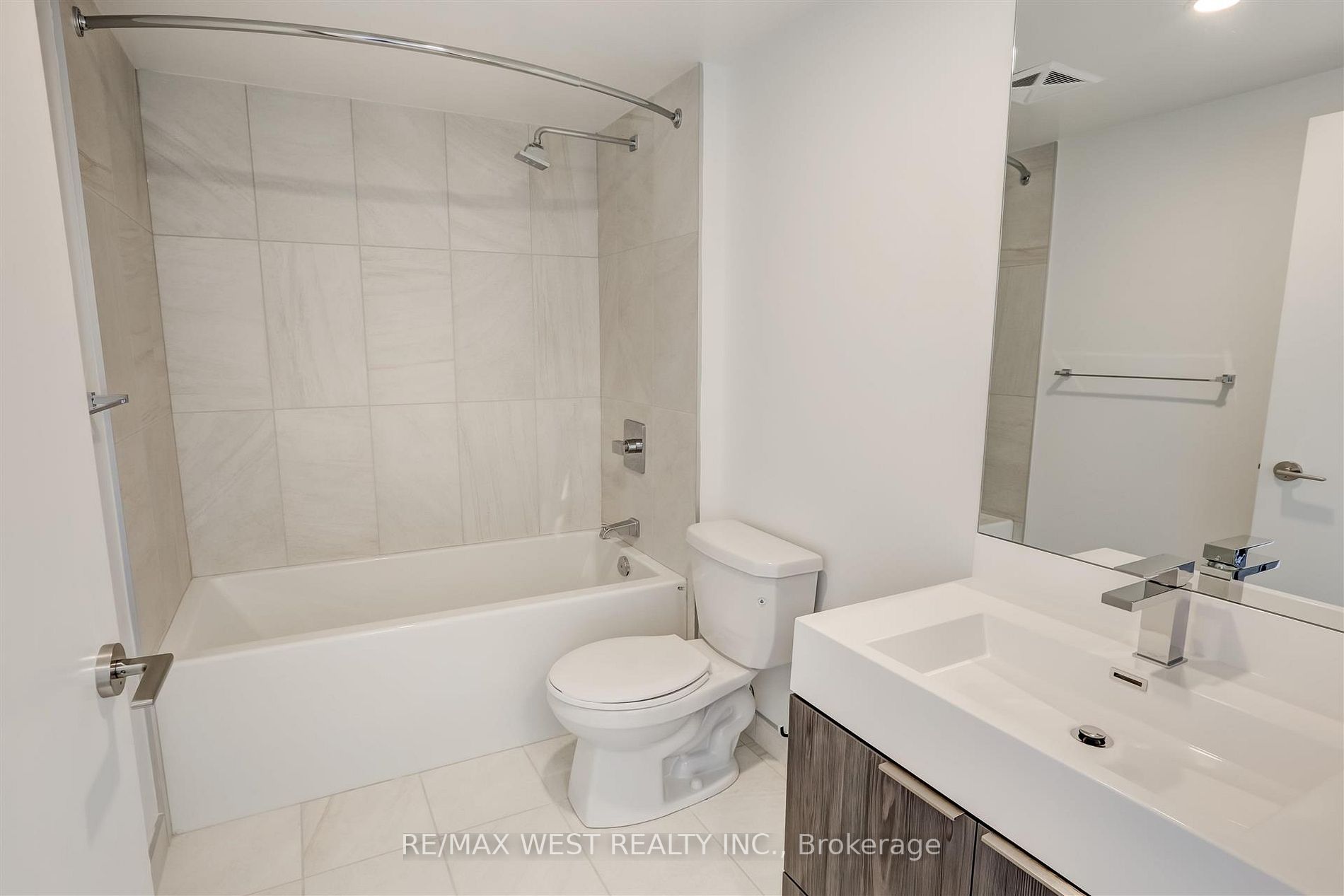 30 Samuel Wood Way, #1610