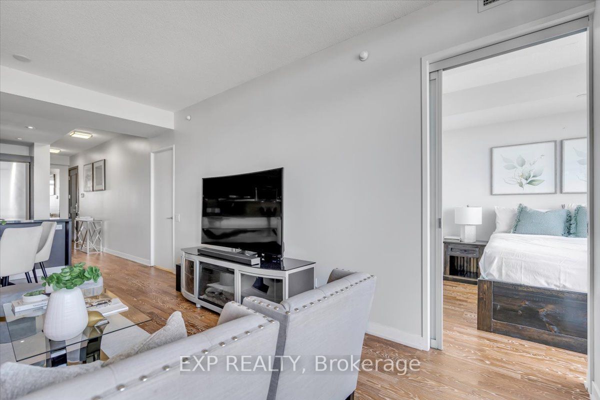 90 Park Lawn Rd, #2515