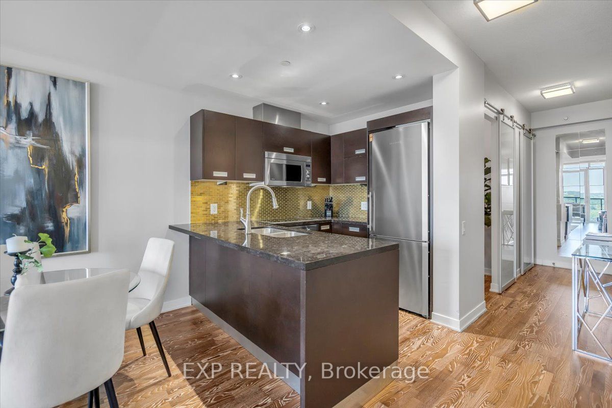 90 Park Lawn Rd, #2515