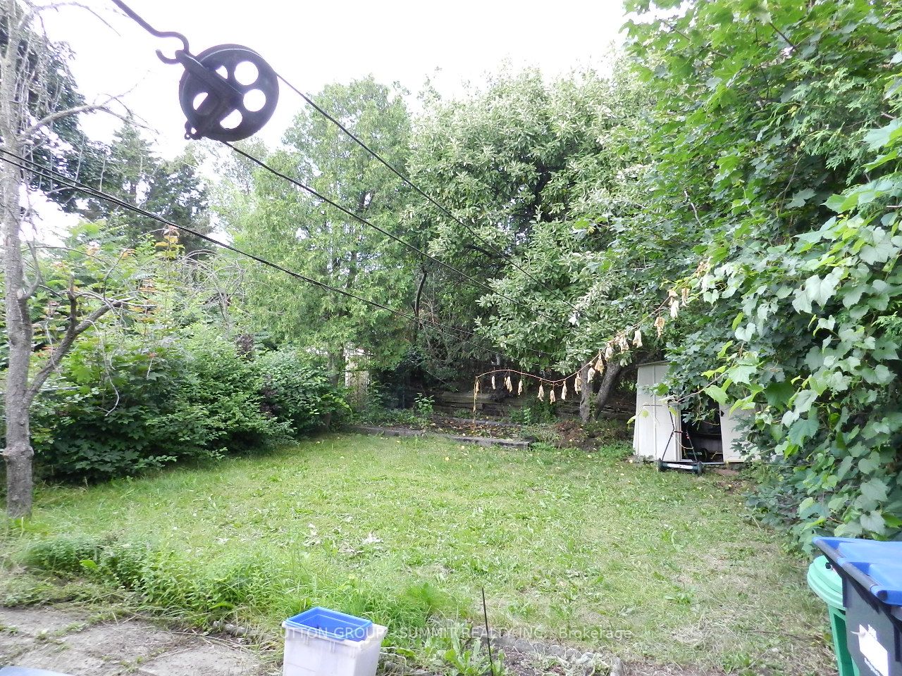 3581 Queenston Dr