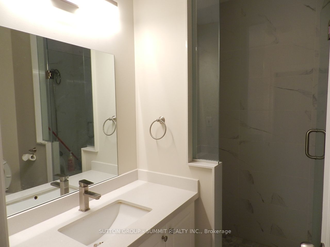 3581 Queenston Dr