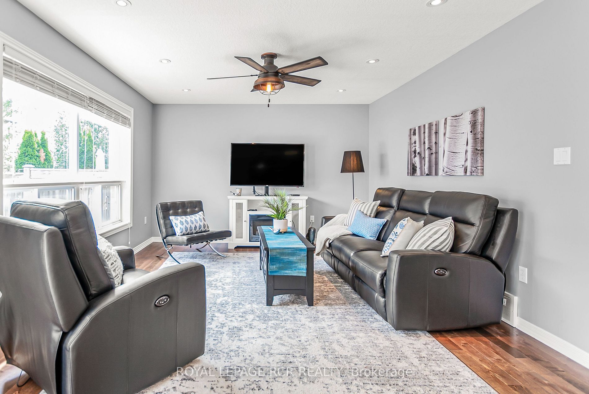 9 Aiken Crescent