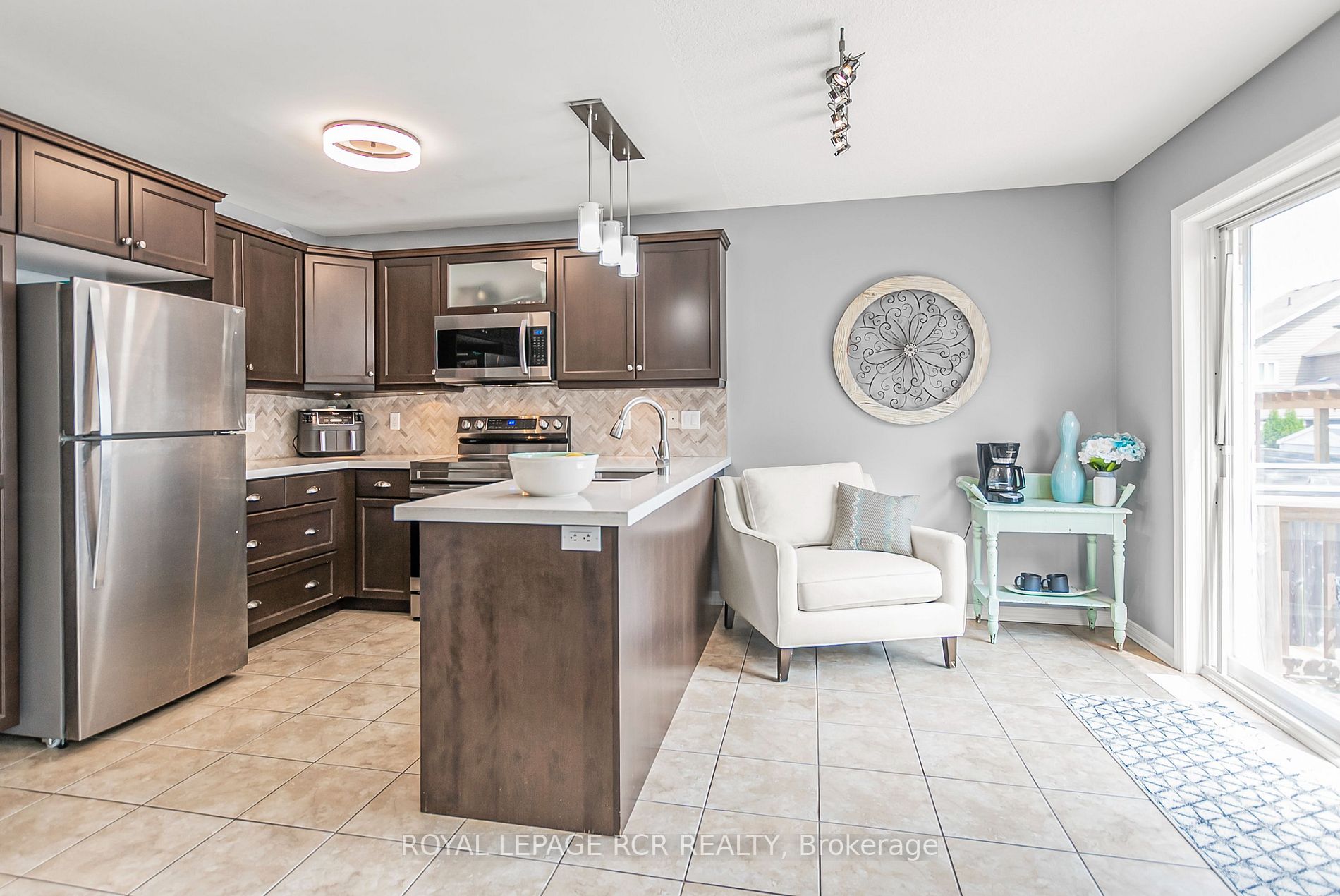 9 Aiken Crescent