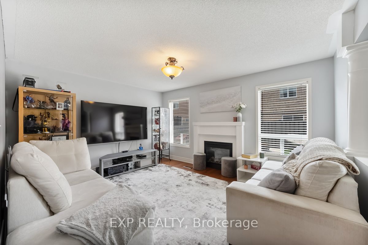 1221 Fox Cres