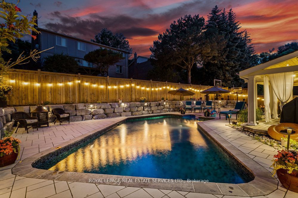 2498 Robin Dr