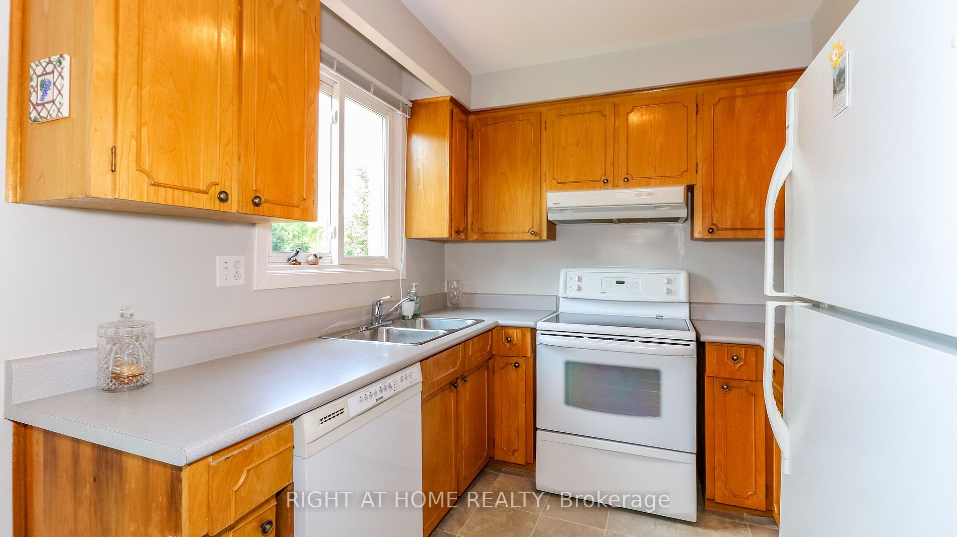 2340 Blase Crt W