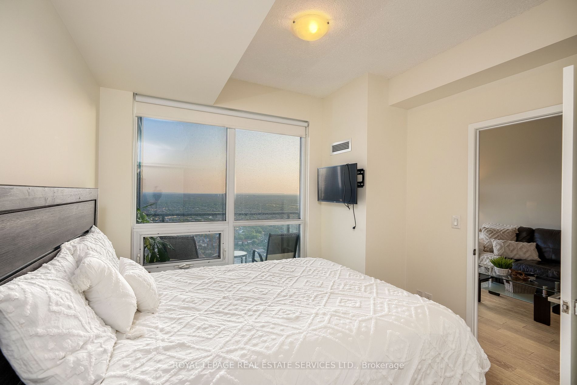 510 Curran Pl, #3303