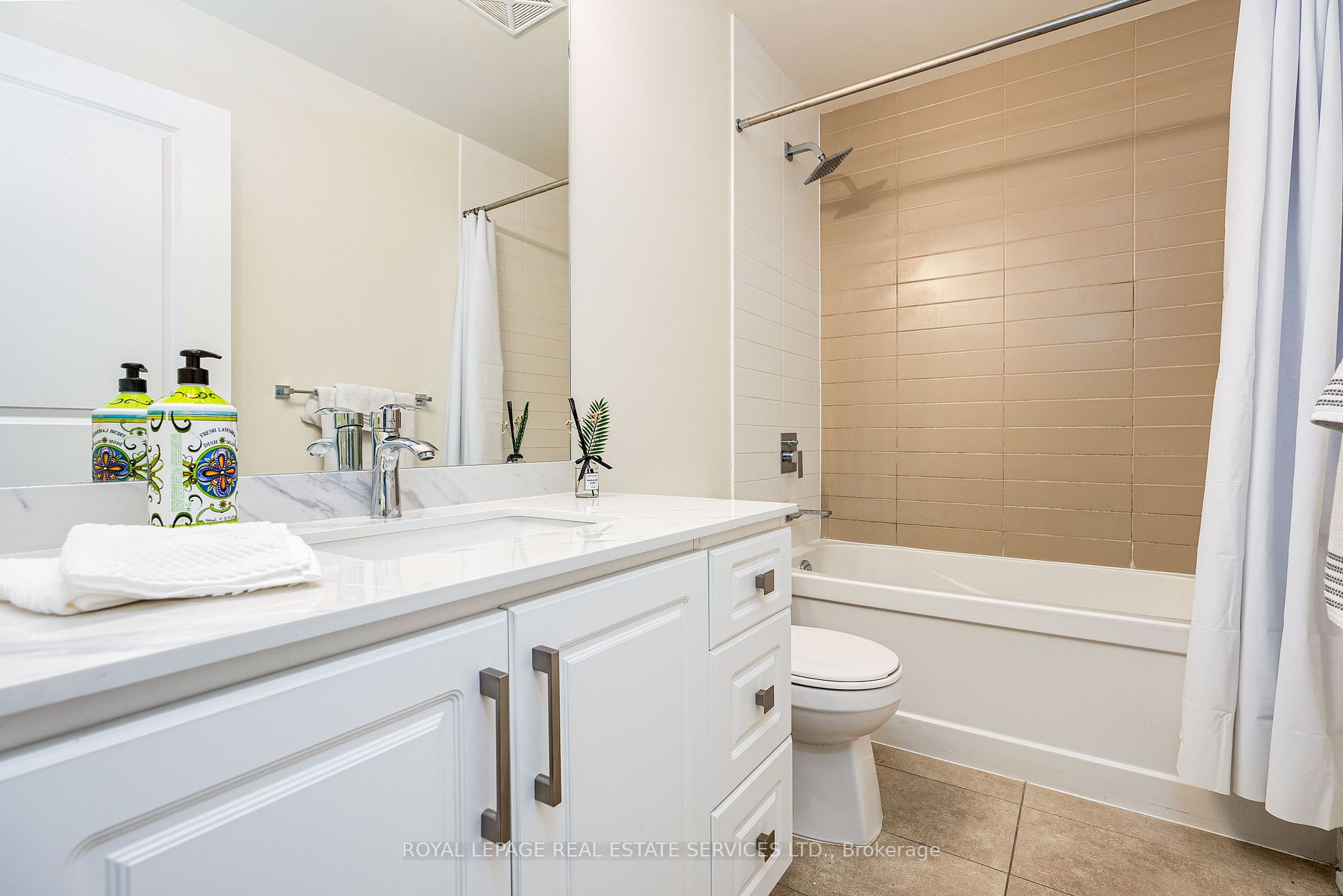 510 Curran Pl, #3303