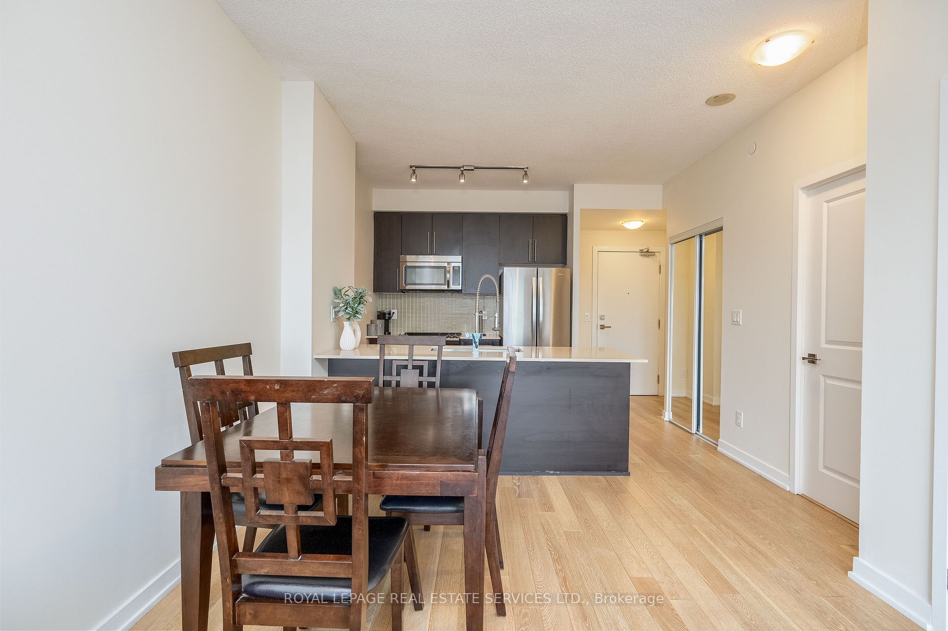 510 Curran Pl, #3303